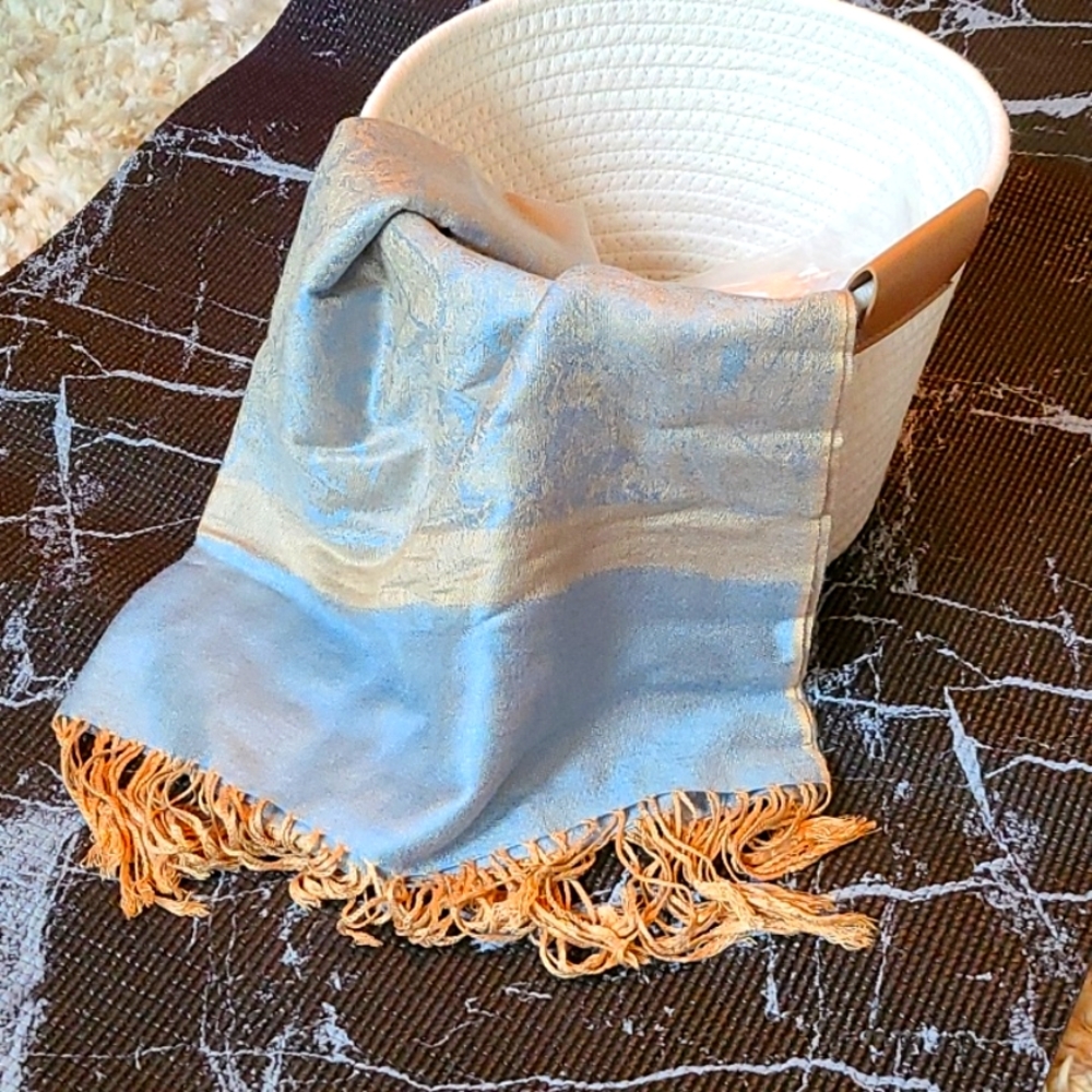 Pashmina scarf light blue and gold with fringe